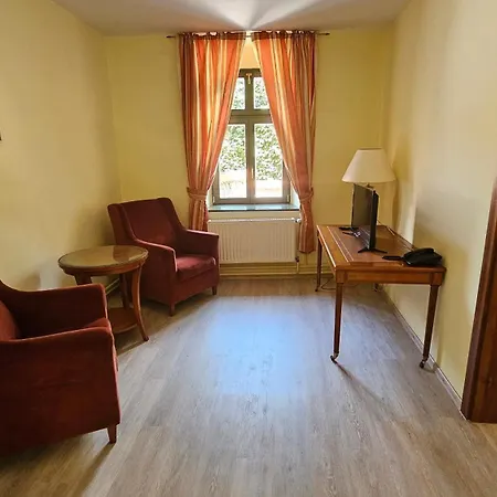 Opat Otel 4*